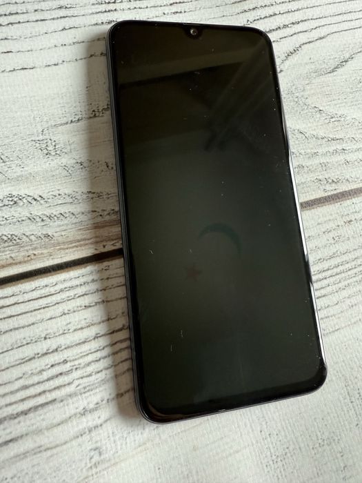 Продам мобильный телефон Samsung A 40 4/64