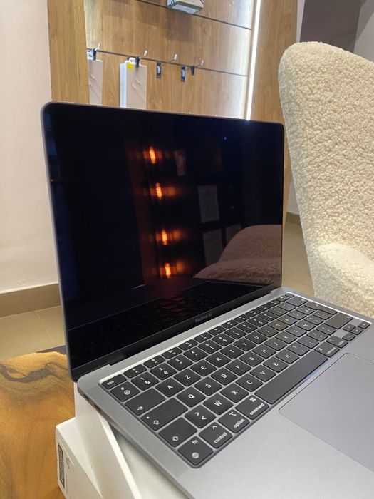 Ноутбук Apple MacBook Air 13" M1 8/256GB Space Gray (MGN63) 2020