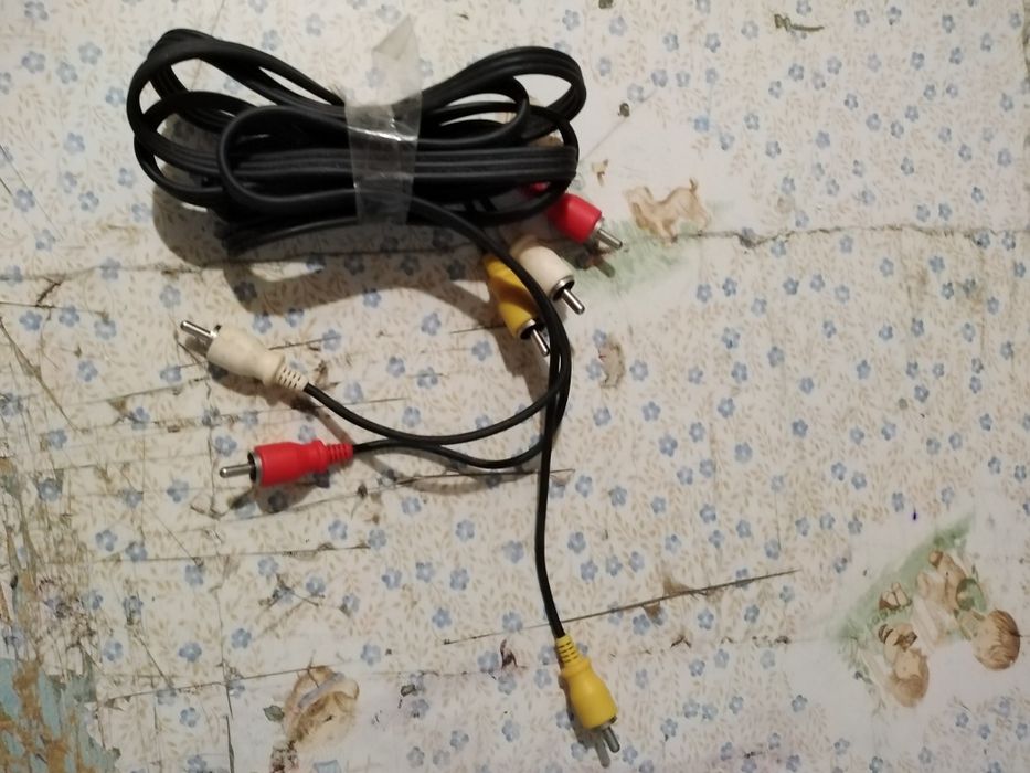 Vendo cabo de vídeo 1 novo bom estado