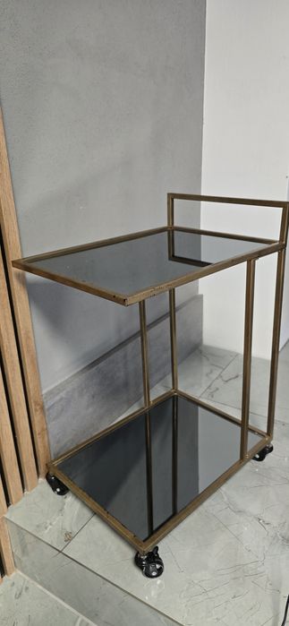 Pomocnik kosmetyczny, minibar