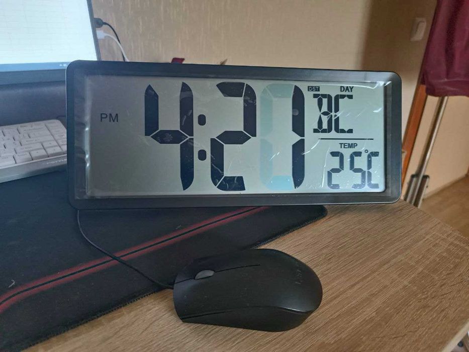 Настінний годинник від батареєк великий 36х15см