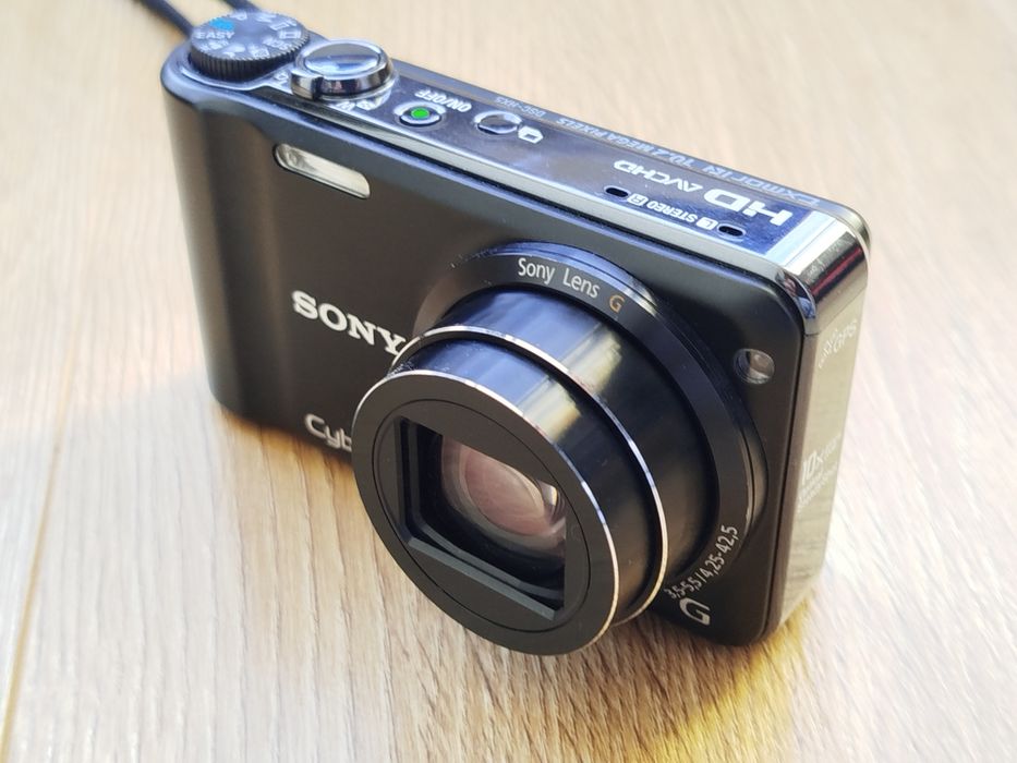 Потужна камера  Full HD 1920×1080  від Sony Cyber-Shot  DSC-HX