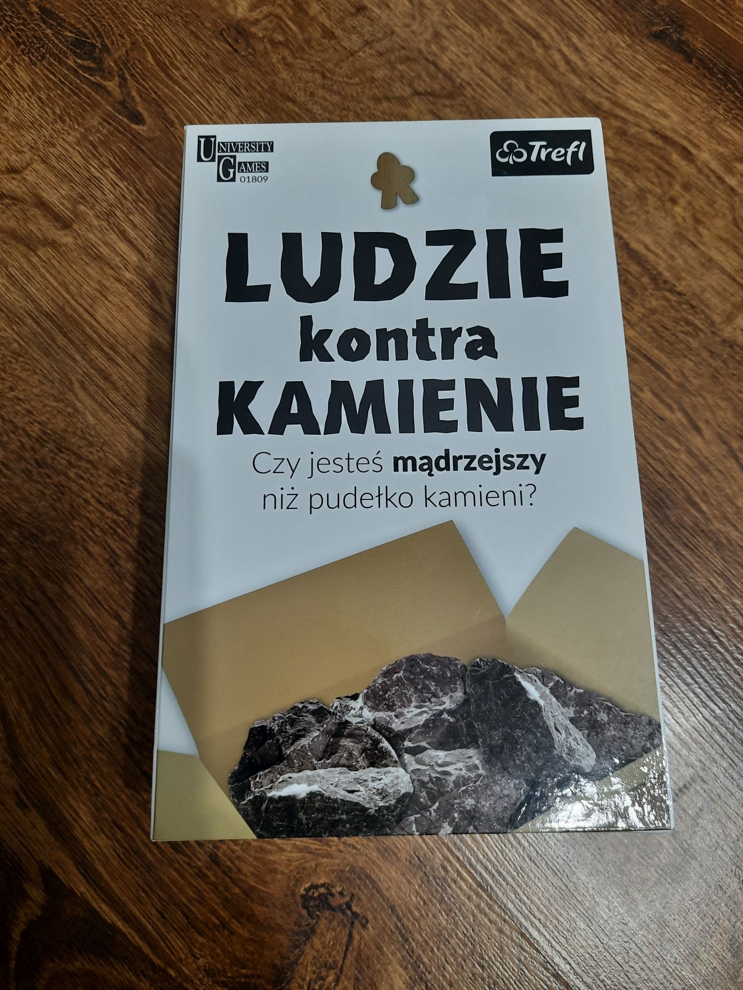 Gra planszowa "Ludzie kontra kamienie"