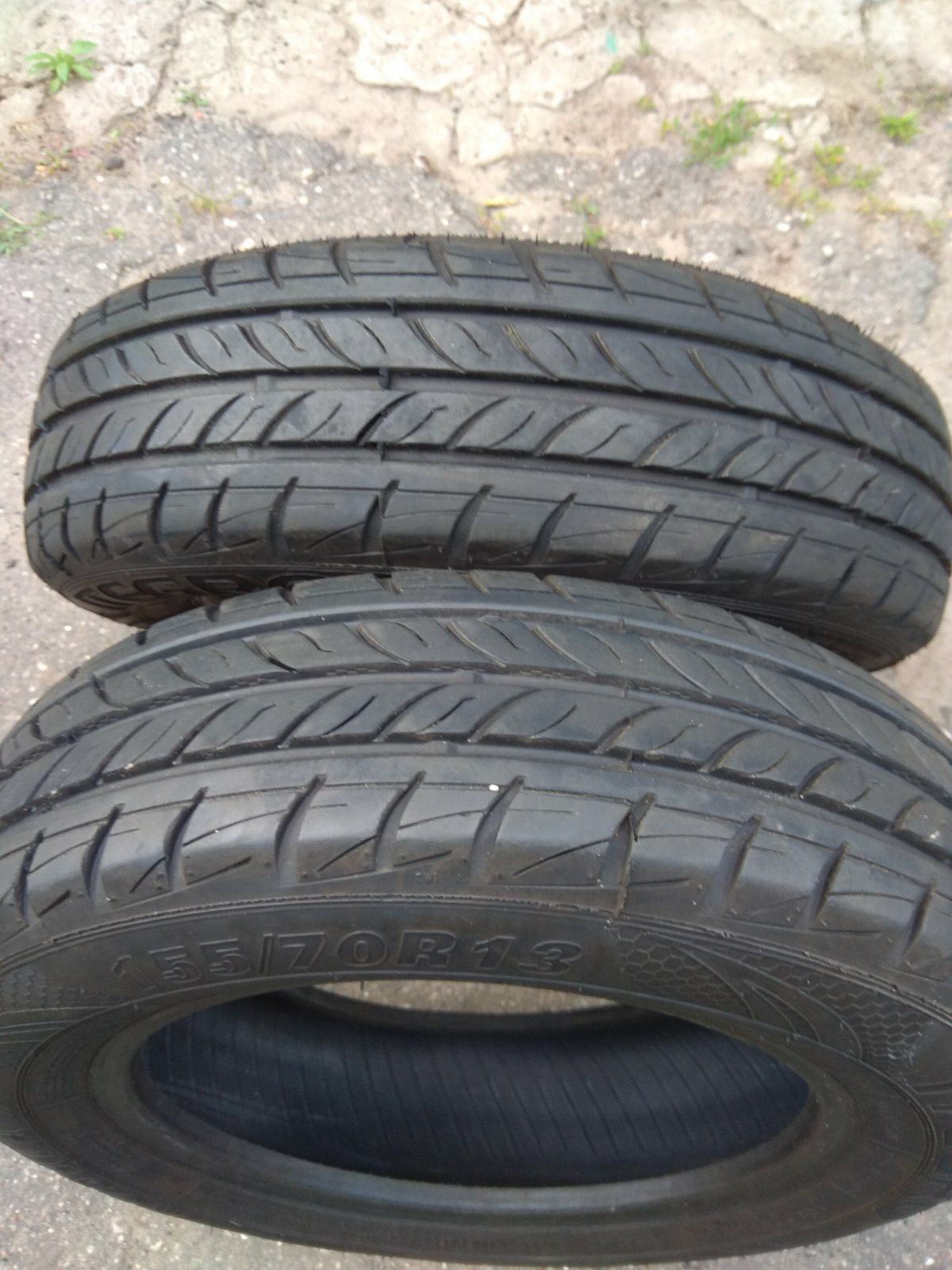 Продам резину 155/70R13 на Таврию,Славуту в новом состоянии