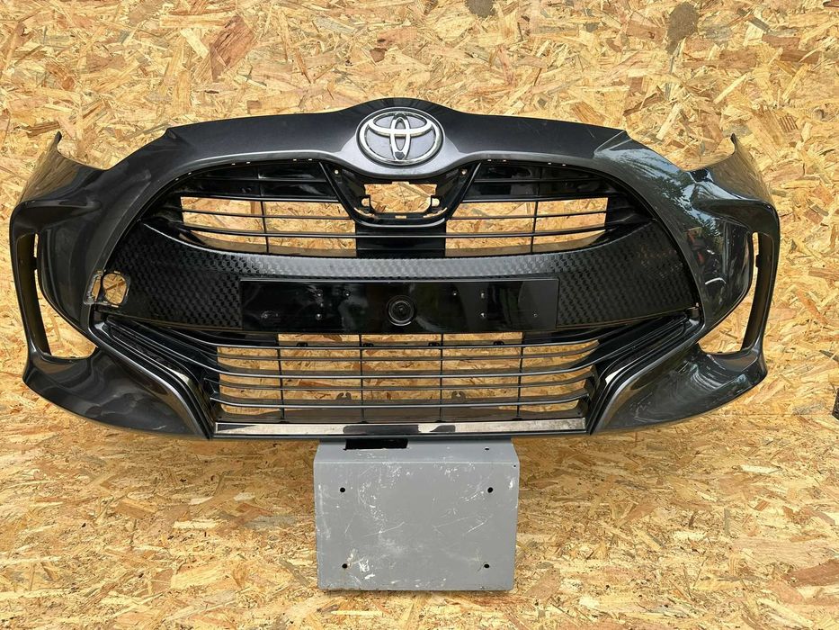 Toyota Yaris IV 4 20- zderzak przedni przód cały