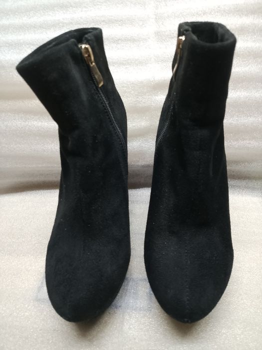 Продам полусапожки на танкеткі. Демісезонні.