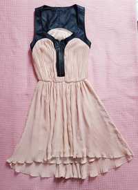 Zwiewna sukienka plisowana brzoskwiniowa ma ramiona Bershka S/M