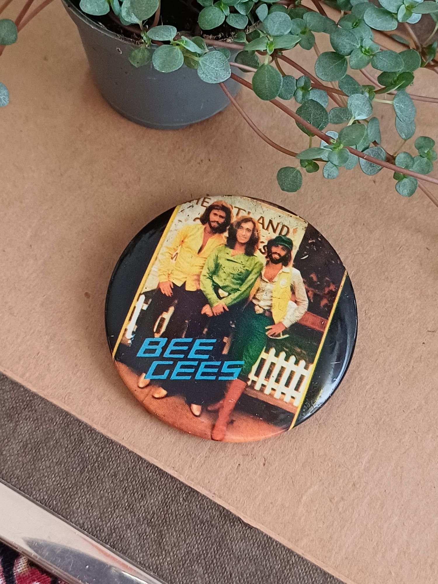 Bee Gees beegees przypinka broszka retro vintage stara kolekcjonersks