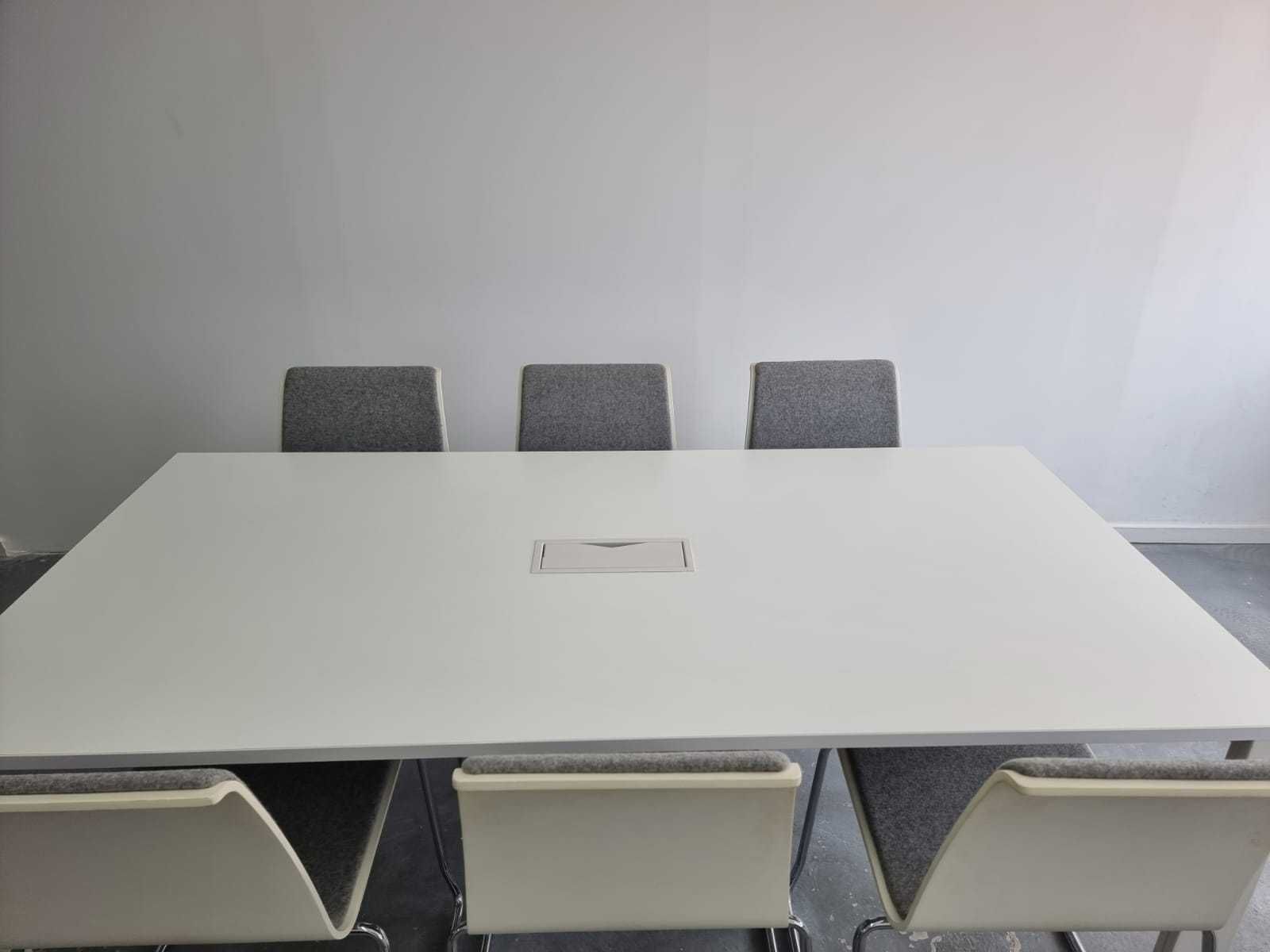 Conjunto Mesa Reuniões e Cadeiras