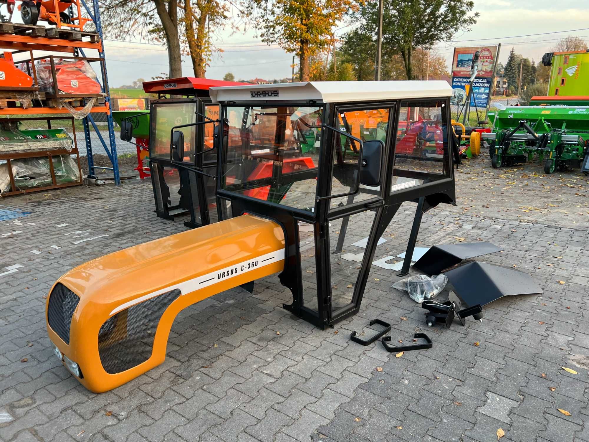 Kabina ciągnikowa Ursus C330 Ursus C360 MF235 T25 szyberdach siłowniki