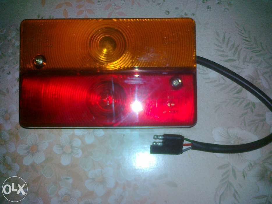 Farolim Traseiro Retroescavadora JCB 3CX ( antigo )