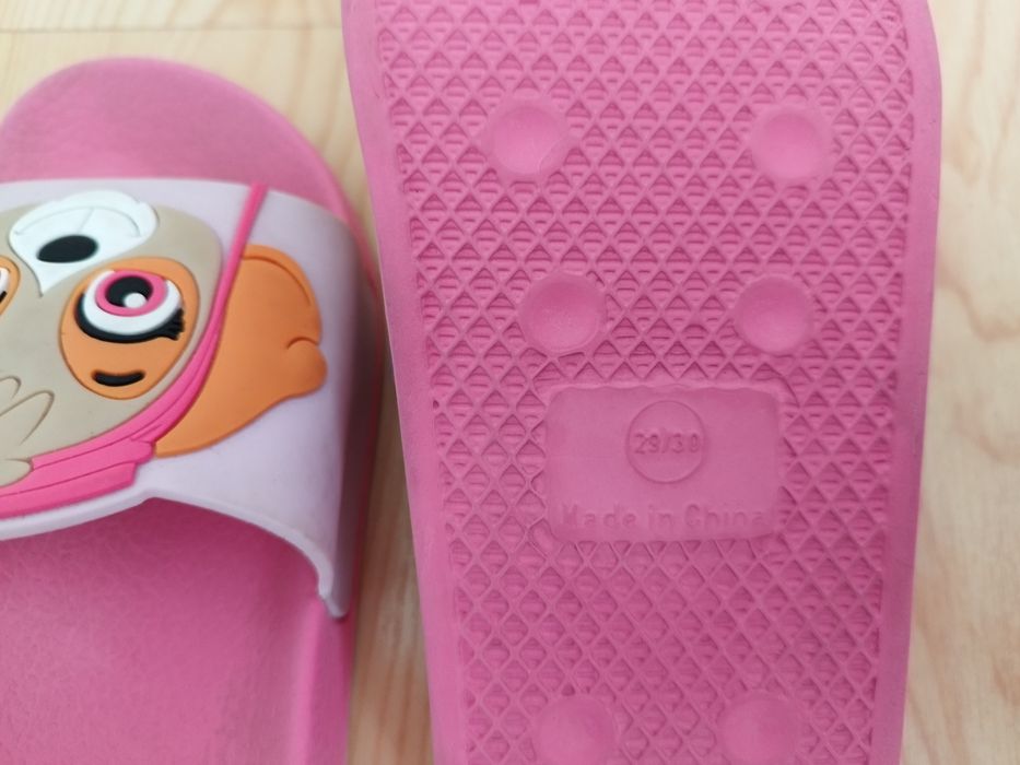 Różowe klapki z serii Psi Patrol 29/30