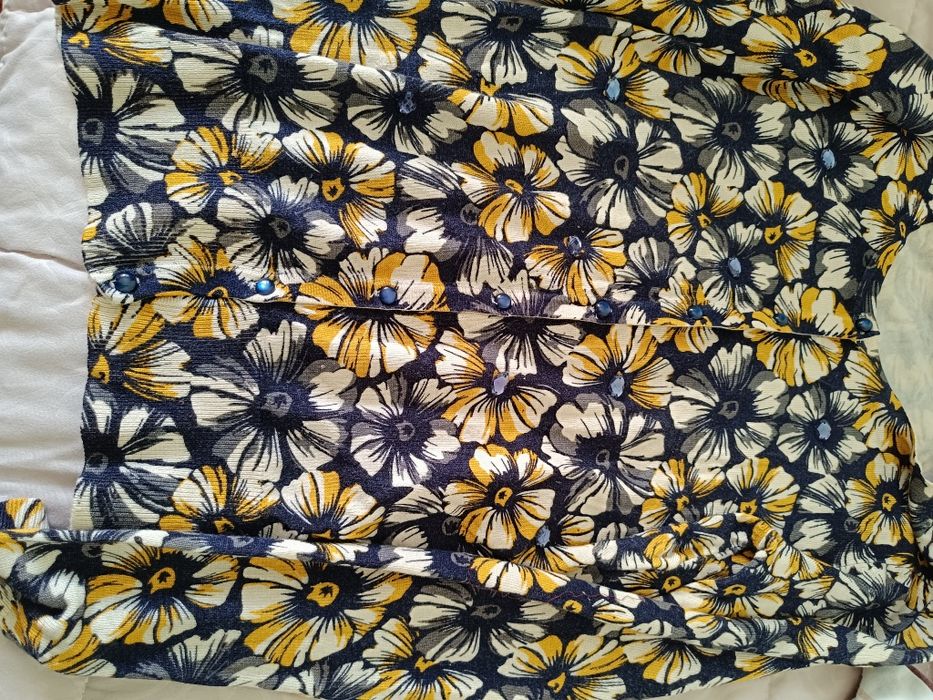 Отдам бесплатно футболки