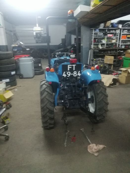 Trator hinomoto 4x4