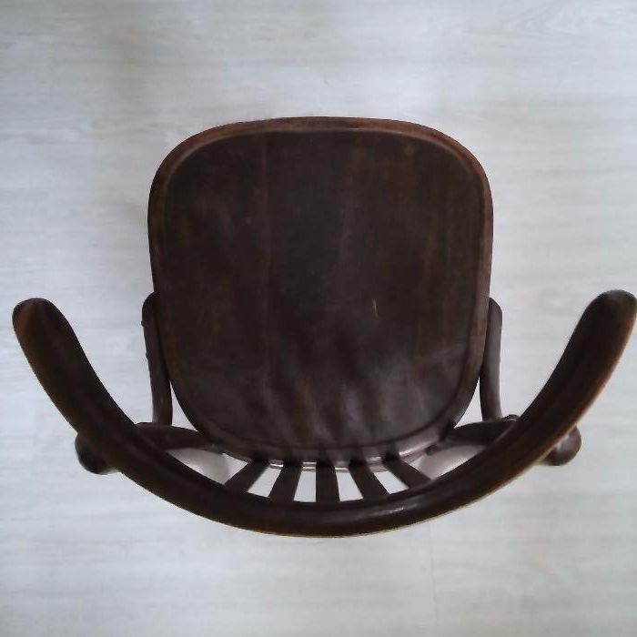 2 stare krzesła w dobrym stanie + 1 gratis