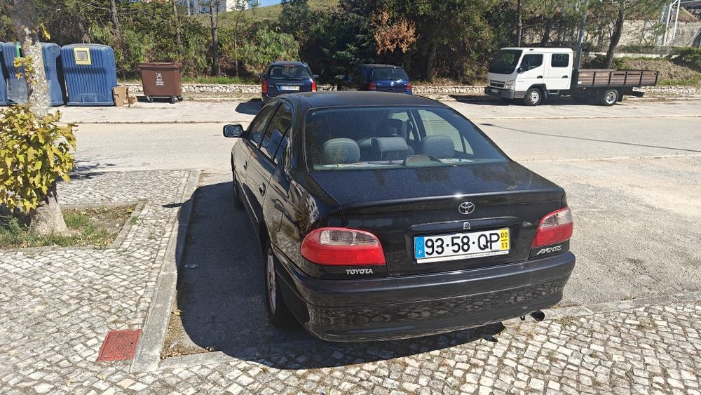 Toyota Avensis 1.6 gasolina Ano 2000