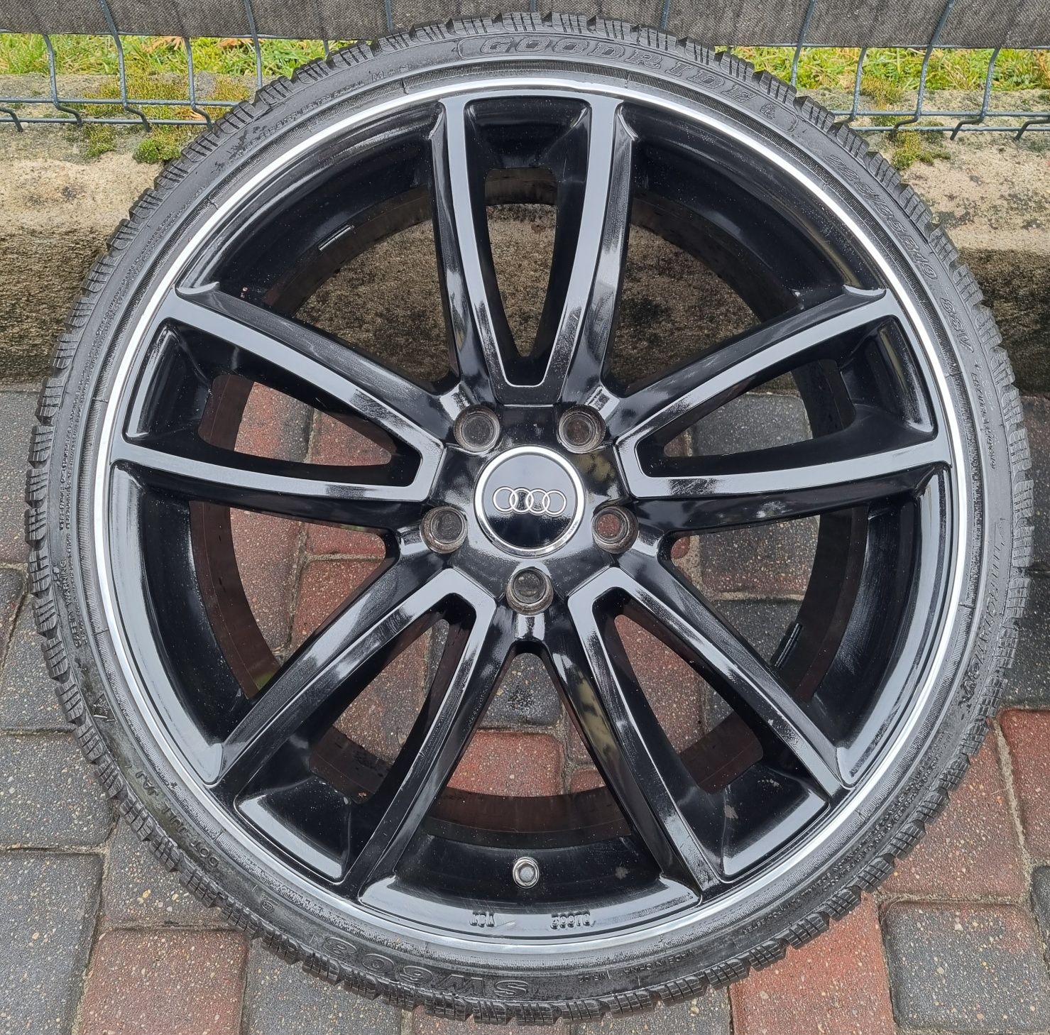 19 cali felgi do Audi VW Golf Passat Arteon Skoda 5x112 ET45 8J