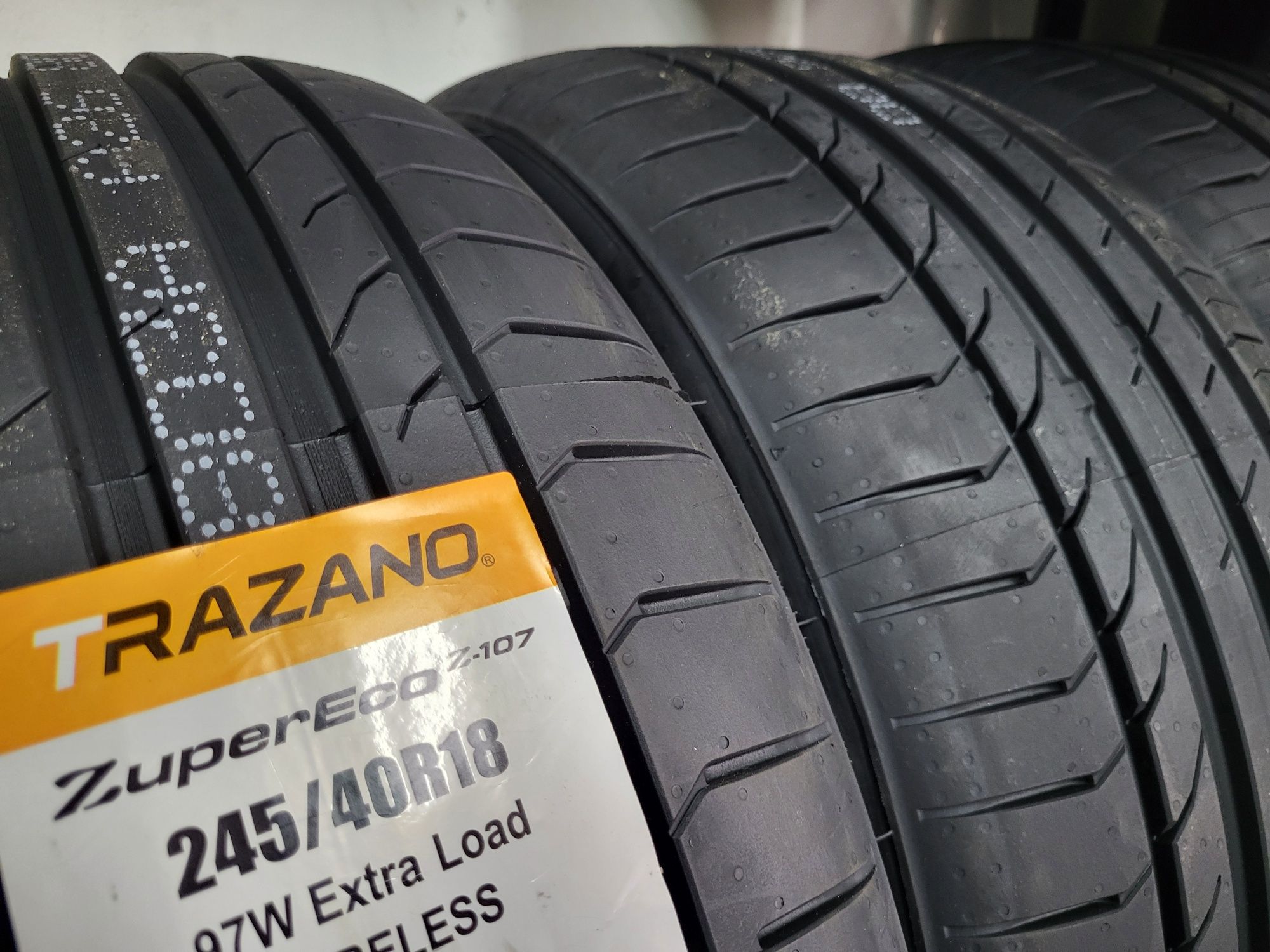 Trazano Zupereco Z-107 245/40R18 97W Xl