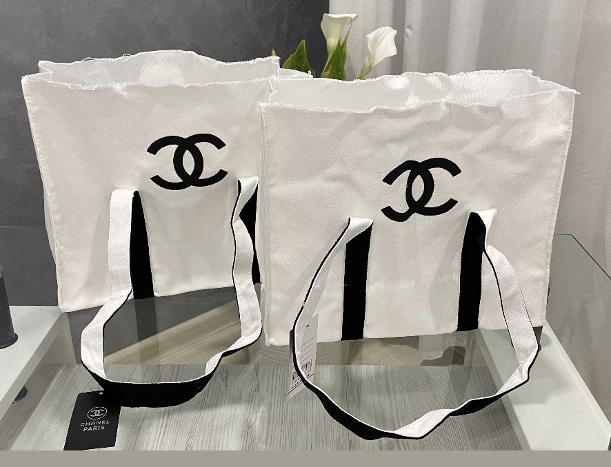 Новая панама в черном и белом цвете chanel