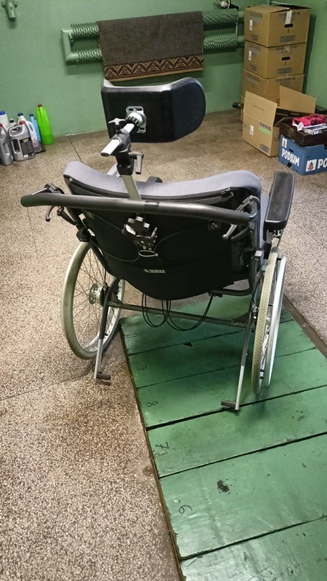 Wózek Inwalidzki Pielęgnacyjny HANDICARE CIRRUS 4 XL