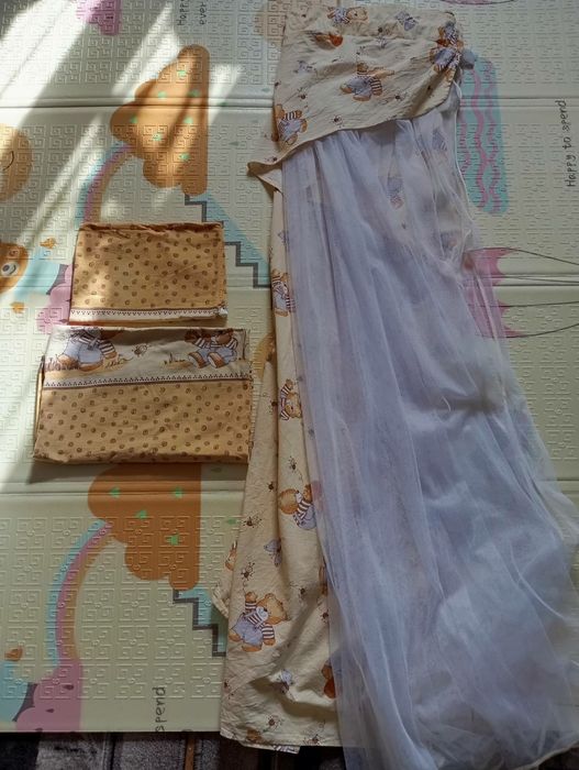 Балдахін на дитяче ліжечко