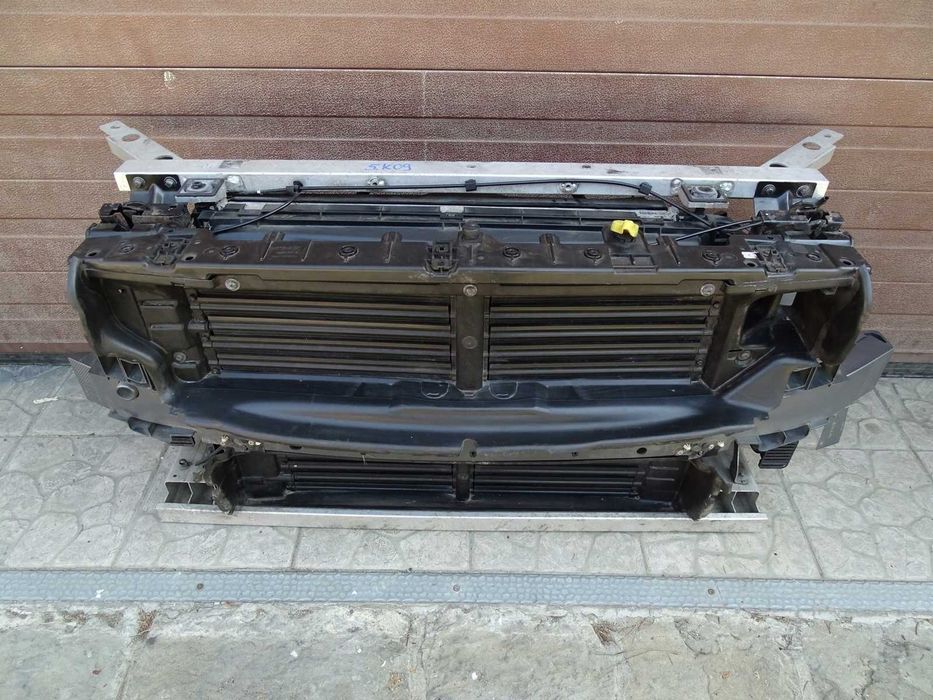 Volvo V90 II Передня панель, телевізор