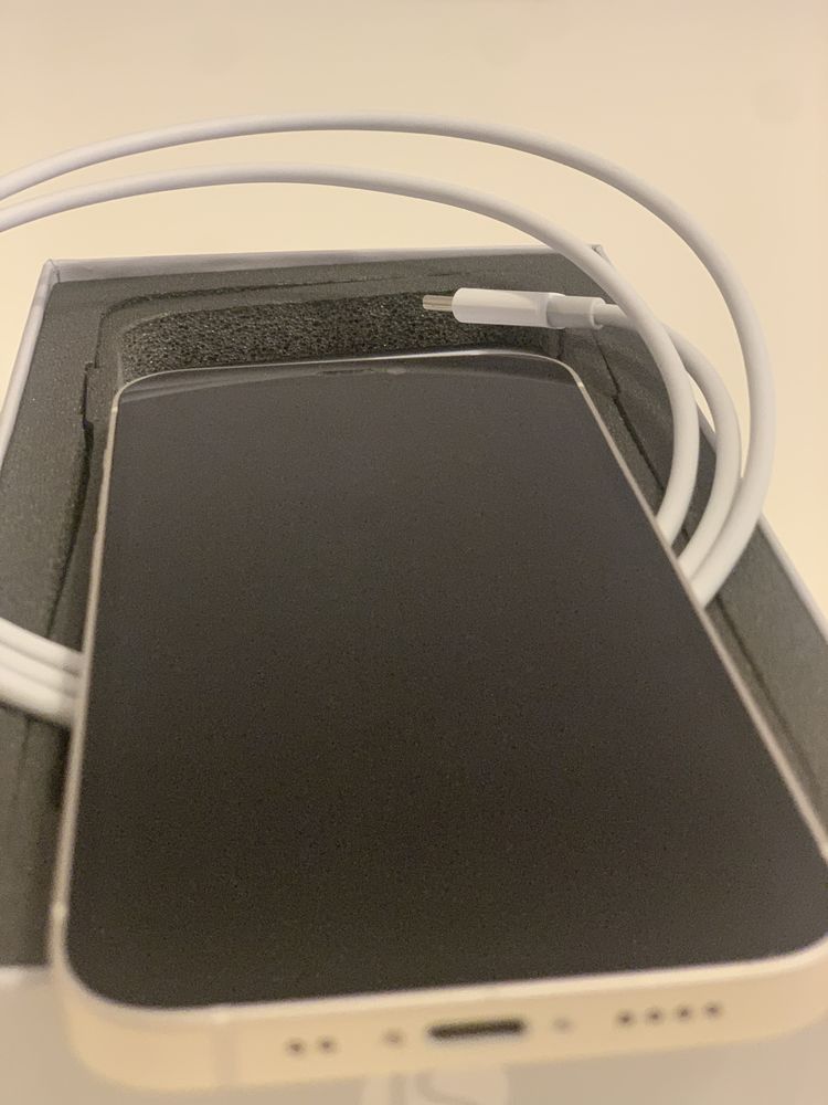 Iphone 12 branco
