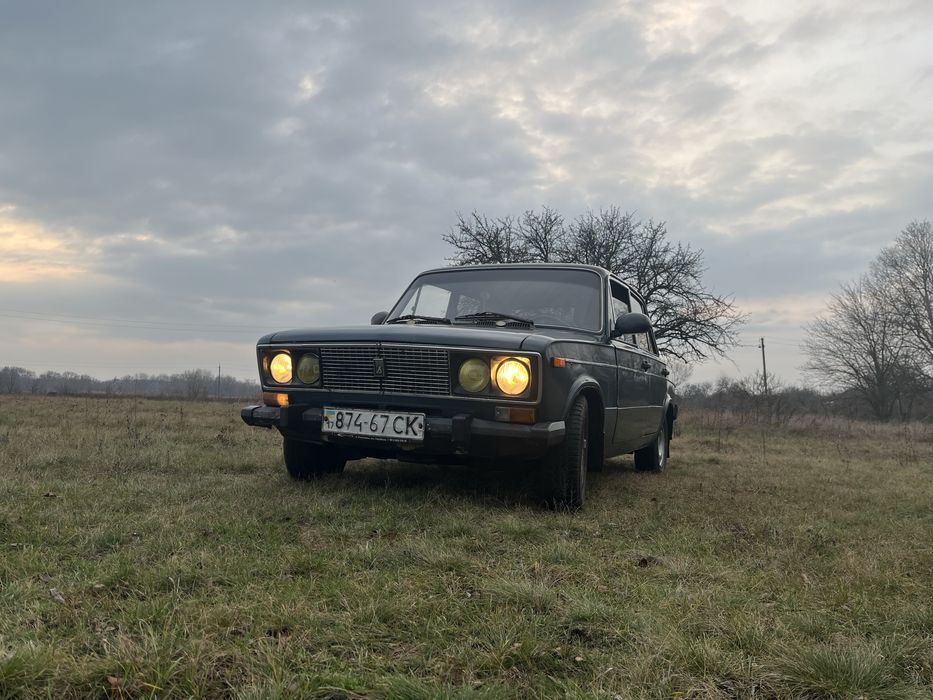 Автомобіль Ваз 2106