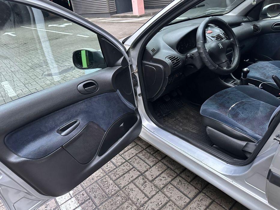 Peugeot 206 2000р