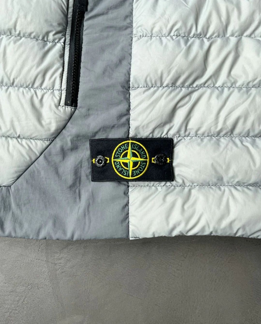 Stone island. down gilet down light grey