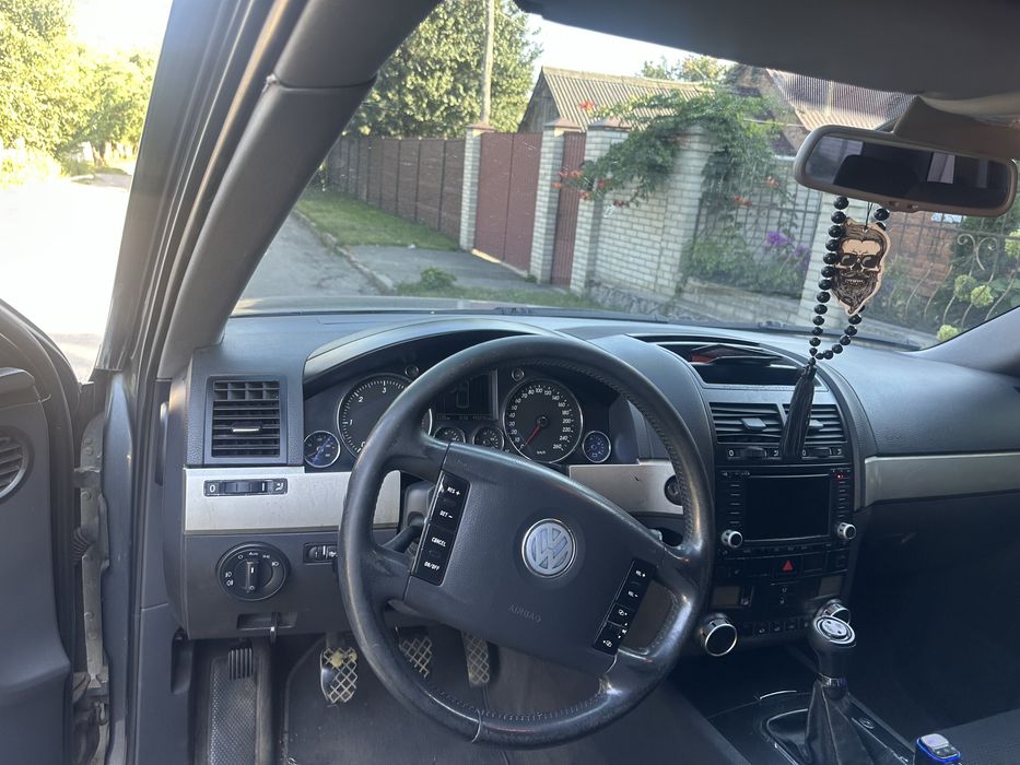 Продам Volkswagen Touareg 2.5