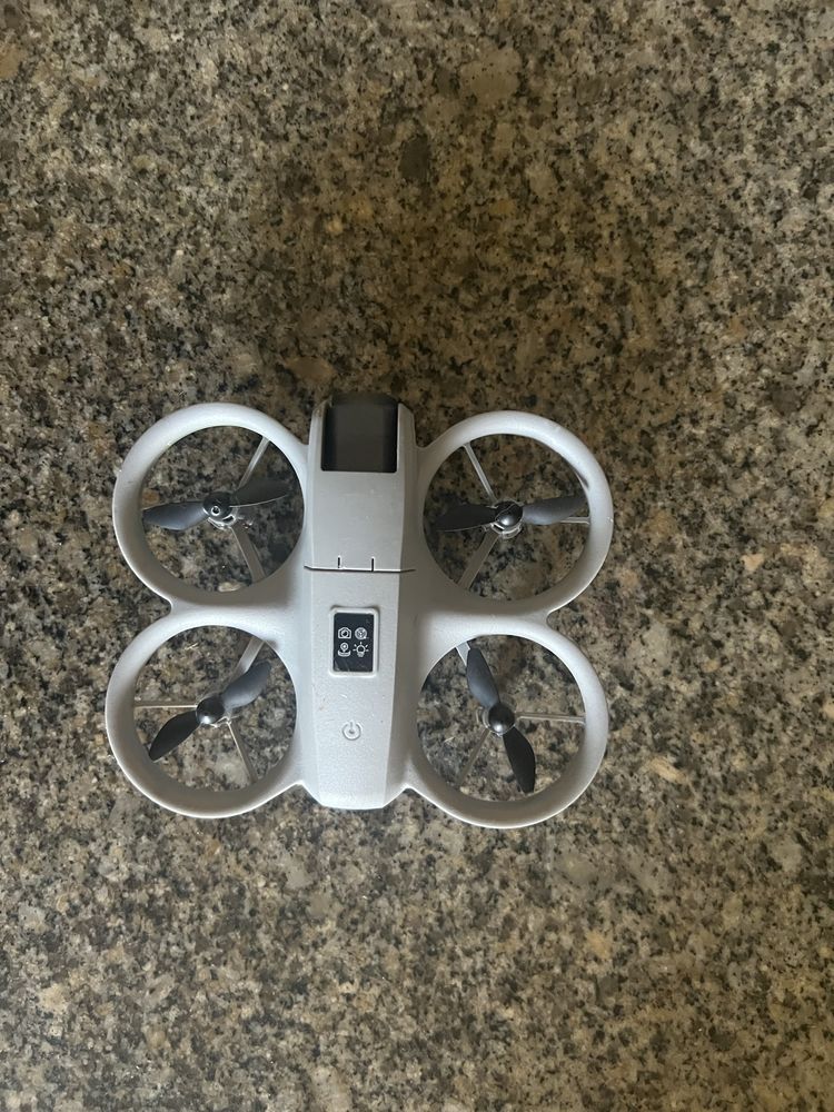 Drone com oculos virtual