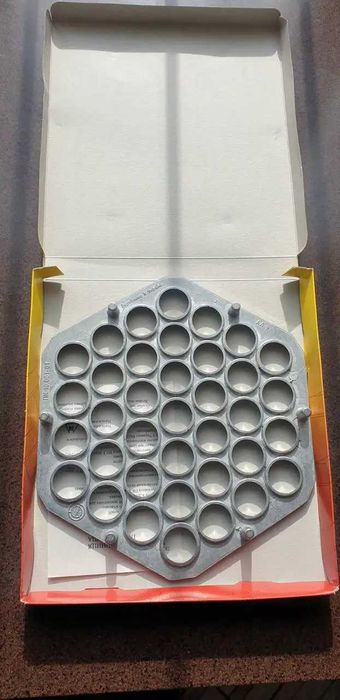 Пельменница алюминиевая. На 37 отворів. Полтава ПААЗ