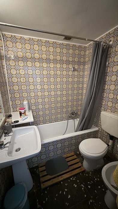 T0/Studio cave alta com janela e boa iluminação