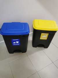 2 baldes de lixo de reciclagem amarelo e azul