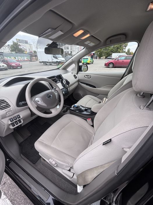 Авто Nissan Leaf