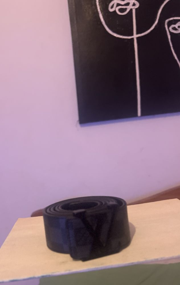 Cinto LV em bom estado