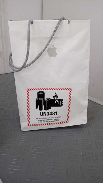 Подарунковий пакет Apple з Америки 29х20х13 см