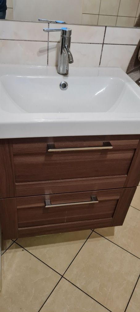 Zestaw mebli łazienkowych plus umywalka z baterią IKEA