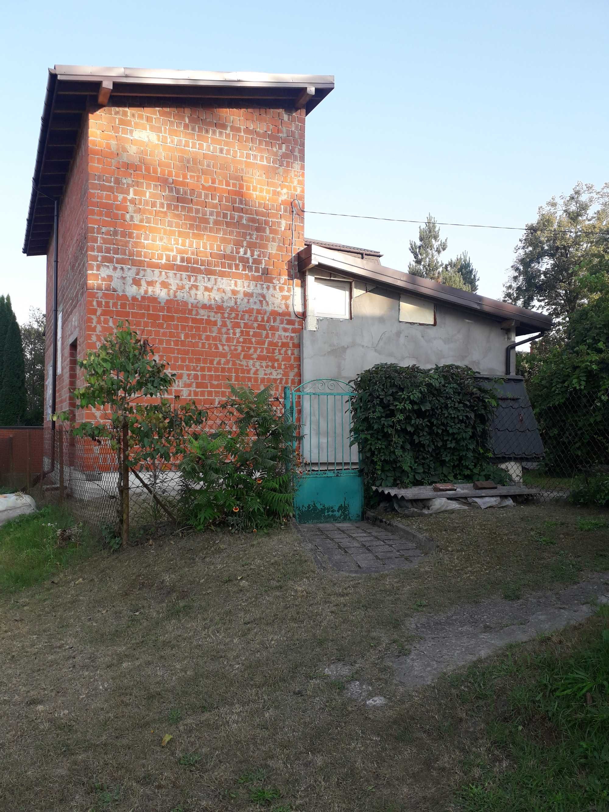 Продаж будинку +6.41 сотки землі в Брюховичах.