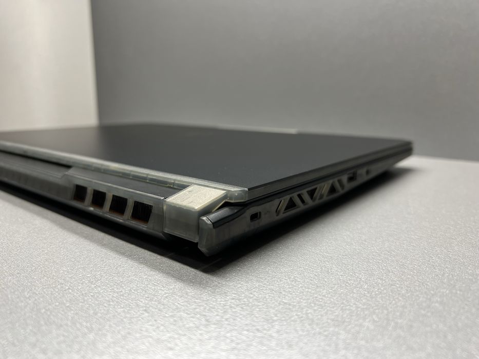 100 MSI Cyborg 15 A13VE-218US i7-13620H/16/512/RTX4050/15,6/144Hz