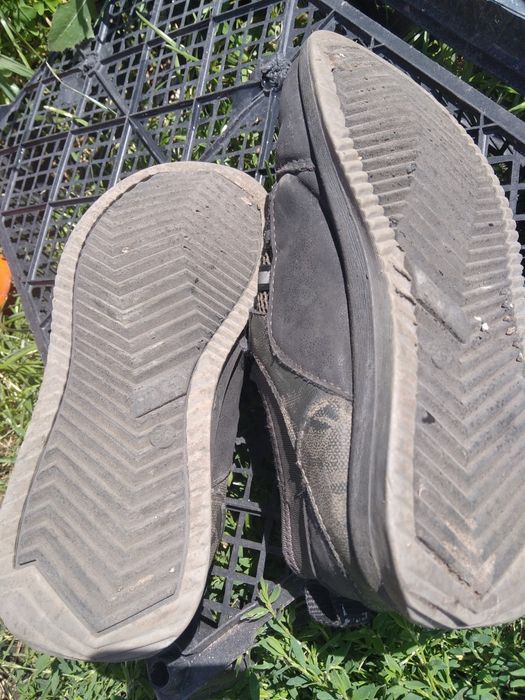 Кросівки  на фото б/у,гарний стан