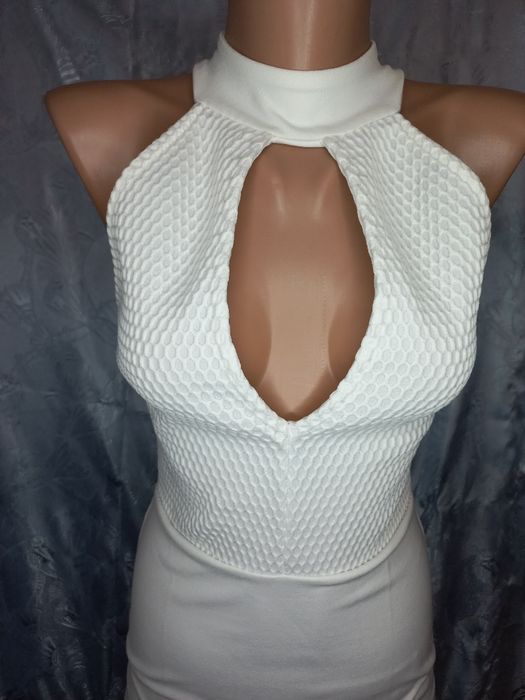 Неймовірна білосніжна сукня