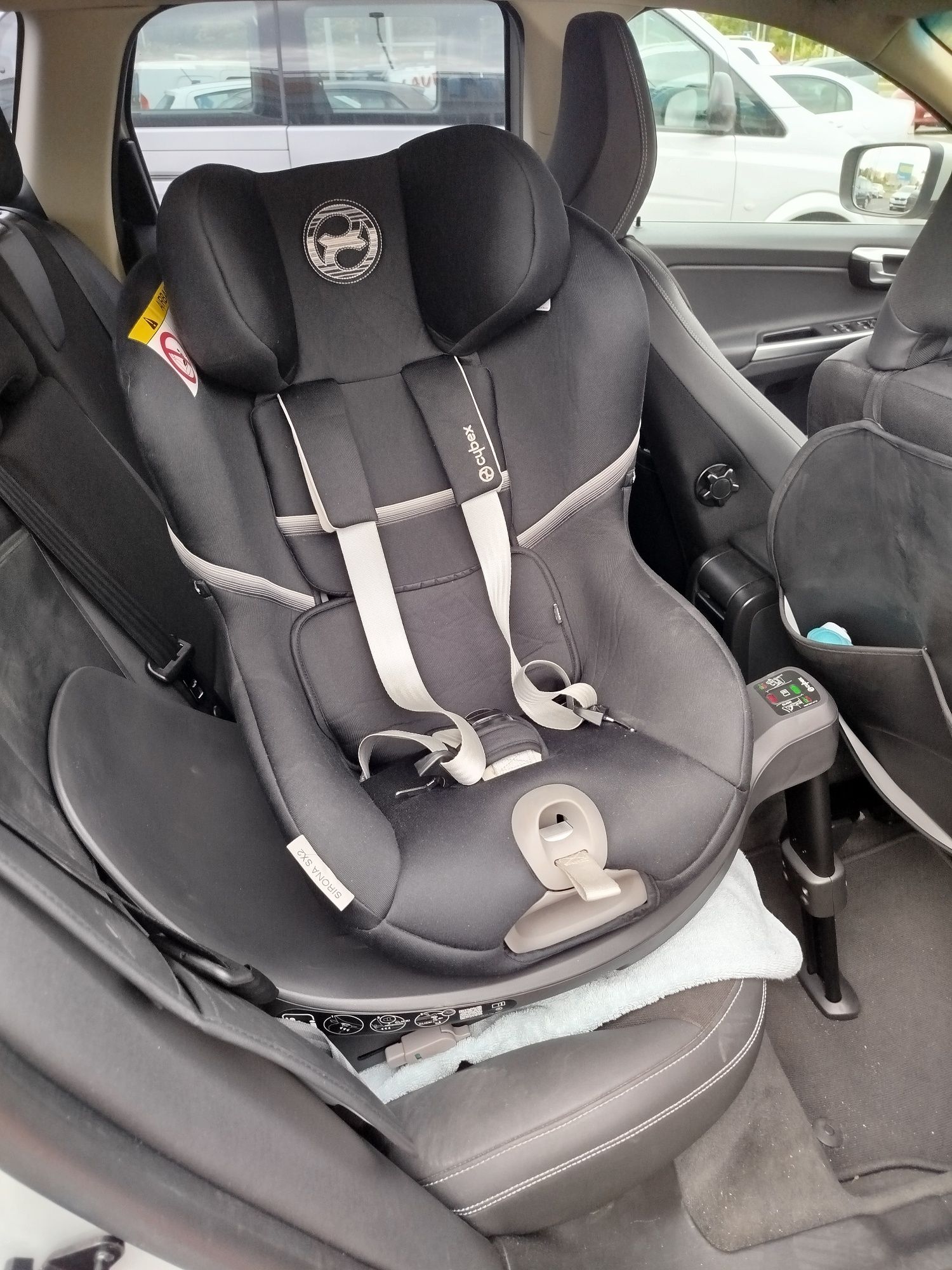 Cybex Sirona SX2 fotelik samochodowy obrotowy