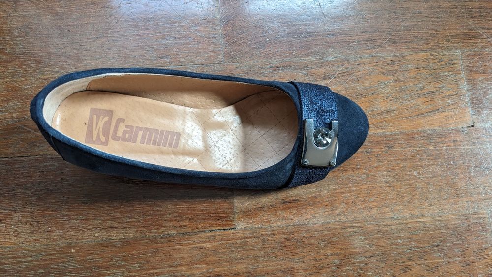 Sapatos de salto azuis