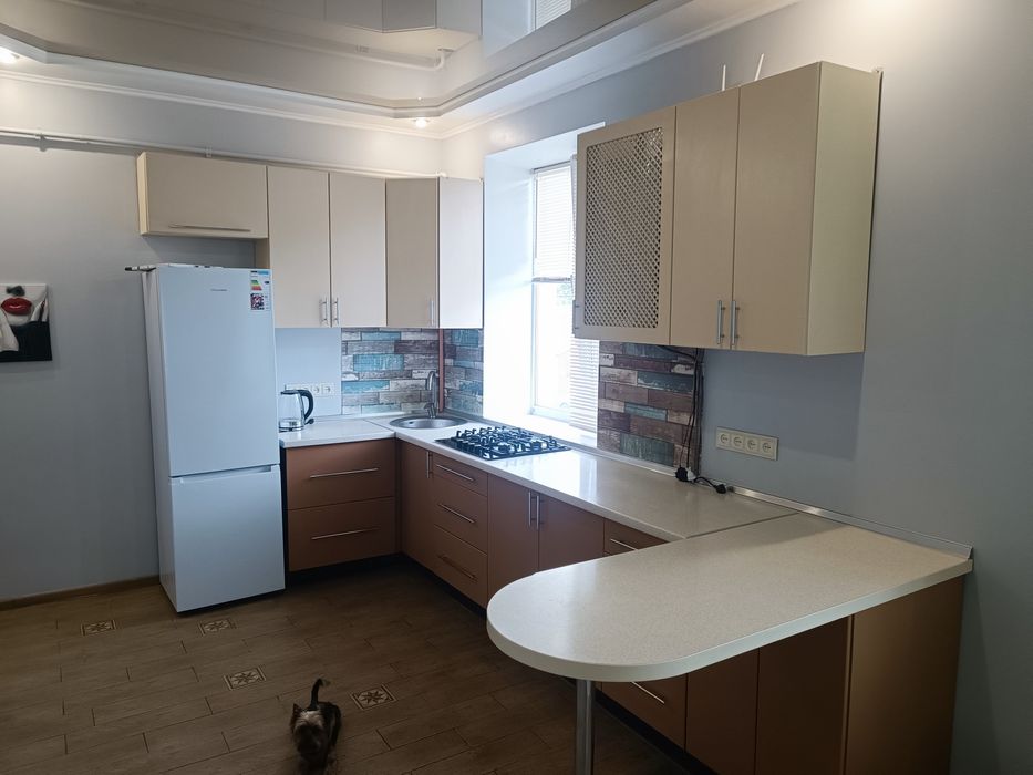 оренда однокімнатної студії в центрі на короткий термін 1-2 місяця