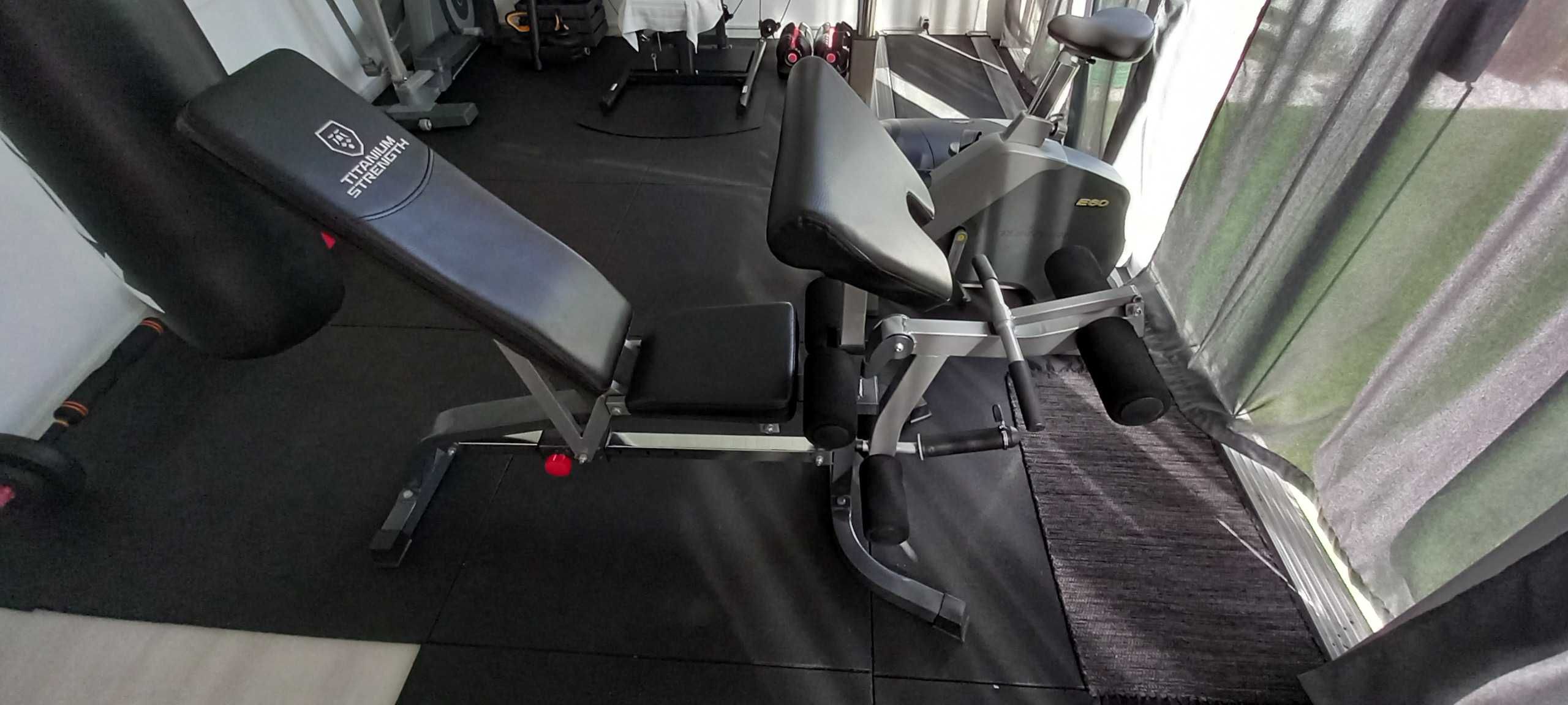 Banco de musculação Titanium Strength