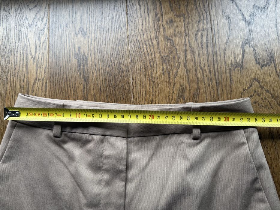 Beżowe spodnie Zara