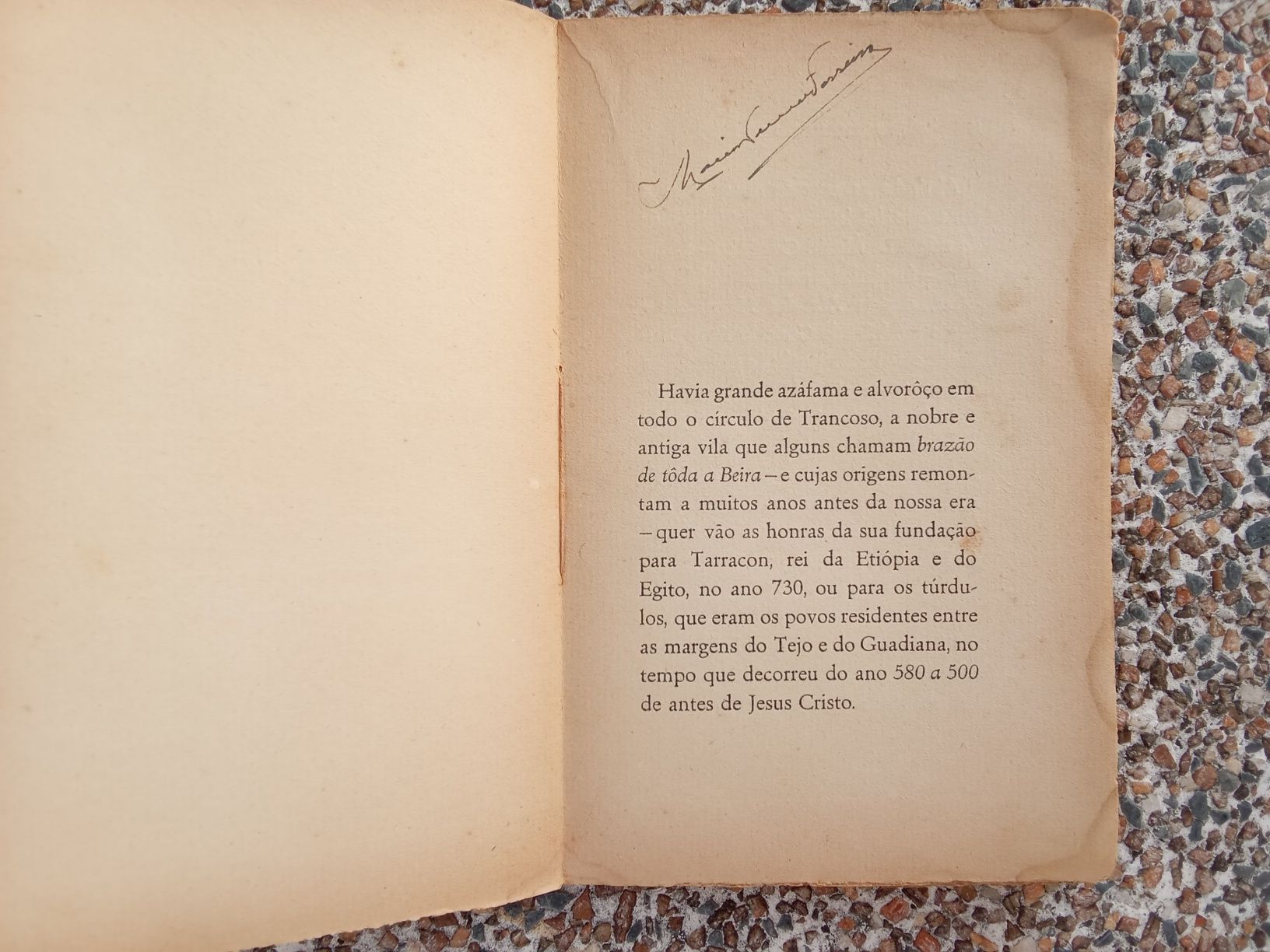Três Portuguesas de Brios-Carlos Babo-1e-L.C.25E-Lapis antigo2EDesde2E