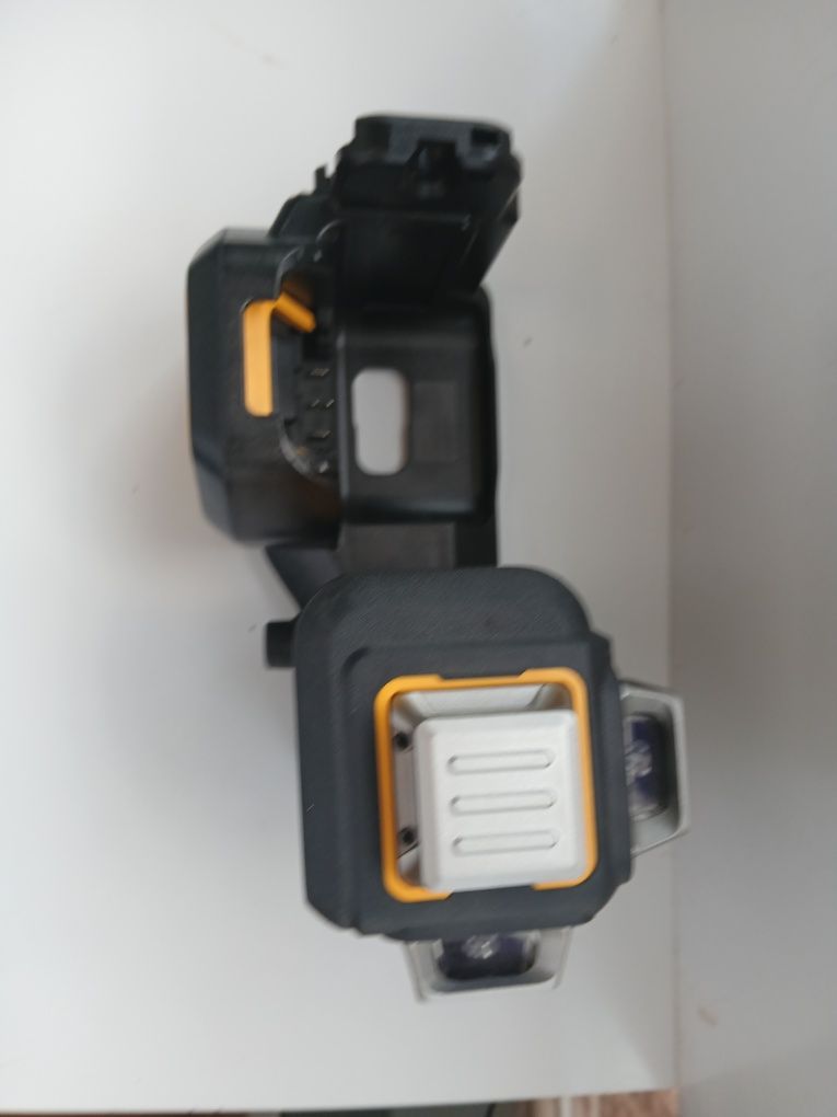 DeWalt DCE 089G18 laser.